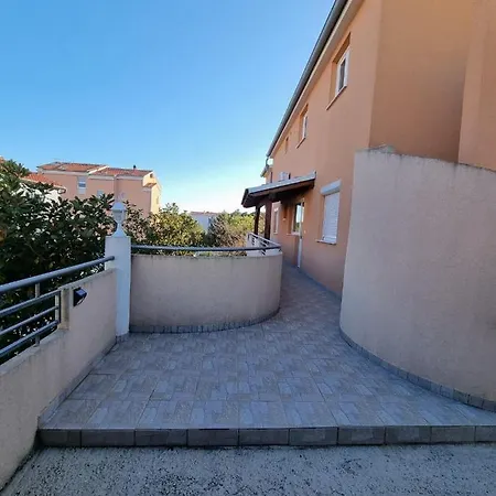Vanja Skara Biograd Apartment