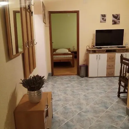 Vanja Skara Biograd Apartment