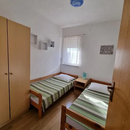 Vanja Skara Biograd Apartment *
