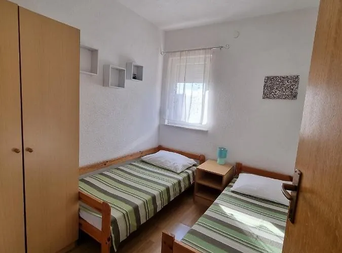 Vanja Skara Biograd Daire *