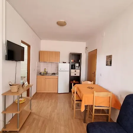 Vanja Skara Biograd Apartment *